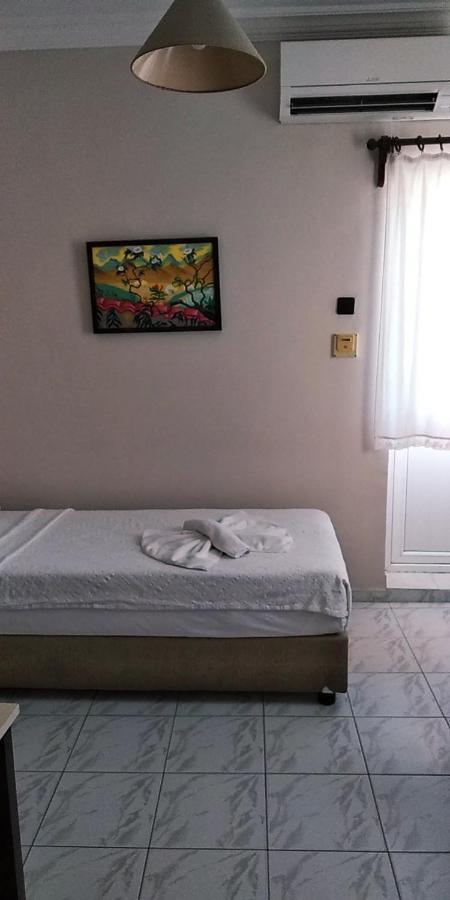 Ladies Beach Hotel คูซาดาซี ภายนอก รูปภาพ